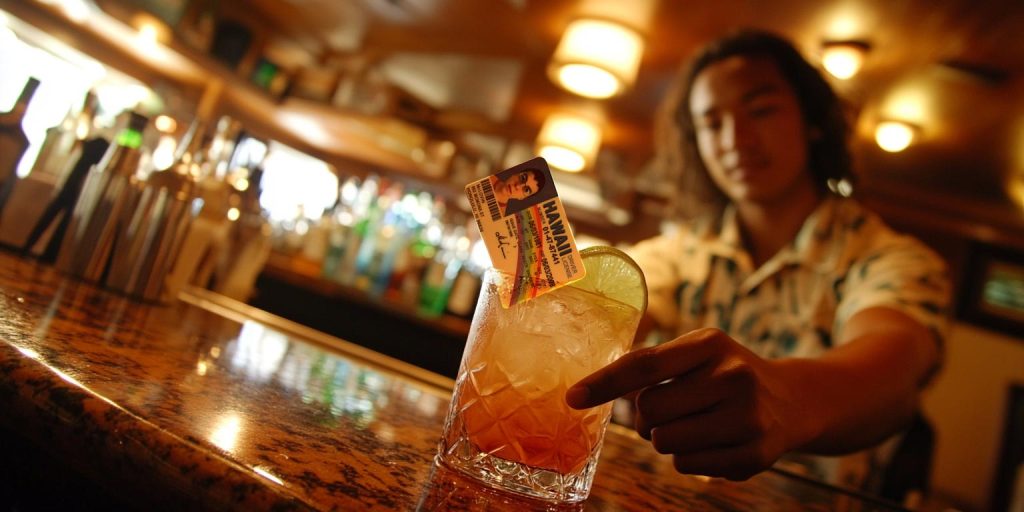 Waikiki Cocktail Cruise Rules: Can You Drink If You’re Under 21?