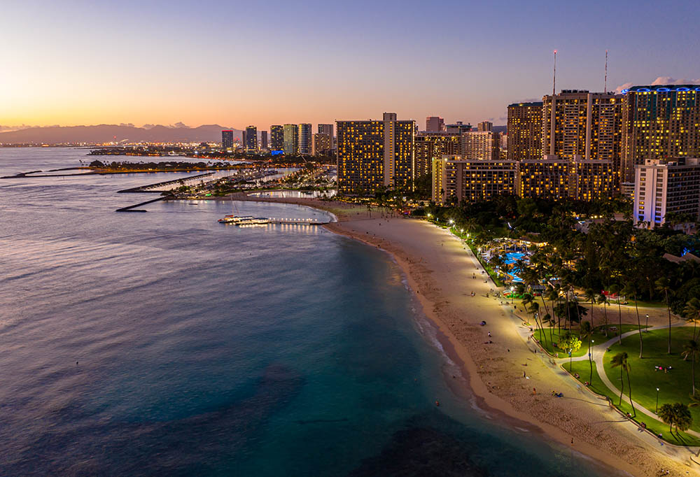 The Best Time of Year for a Waikiki Booze Cruise